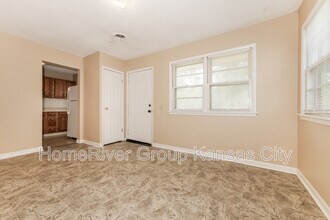10502 E Winner Rd in Independence, MO - Building Photo - Building Photo
