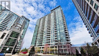 339 Rathburn Rd W in Mississauga, ON - Building Photo