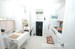8 Chiswick Rd, Unit 0 in Boston, MA - Building Photo