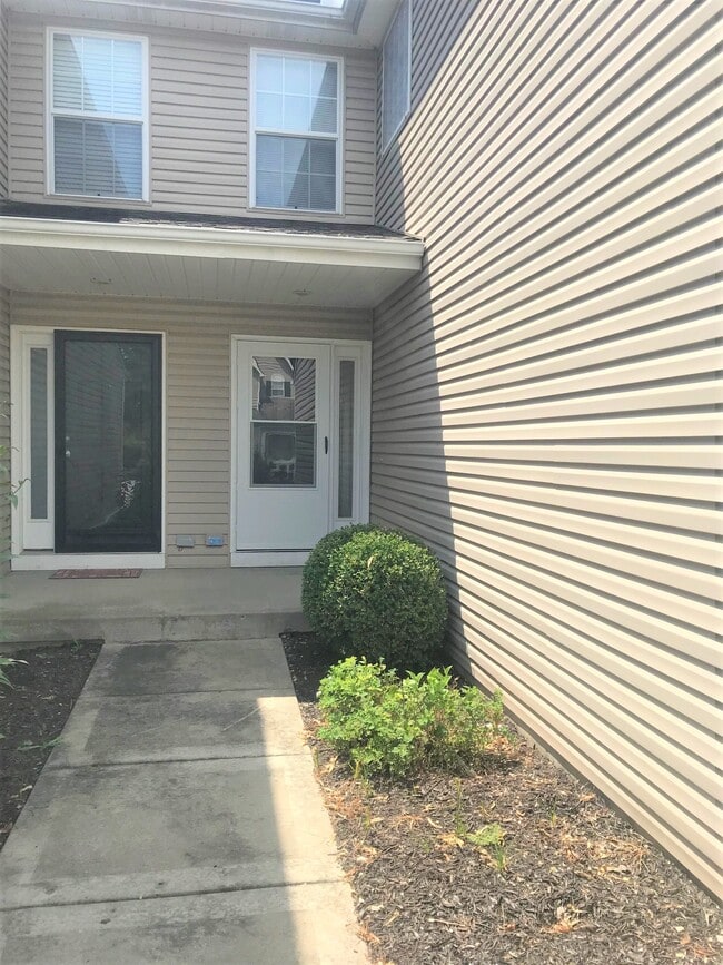9844 N Lewis Ave in Kansas City, MO - Building Photo - Building Photo