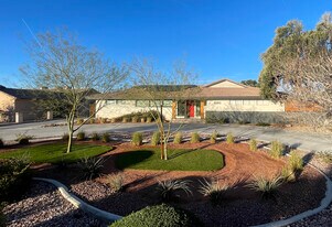 620 Lacy Ln in Las Vegas, NV - Building Photo