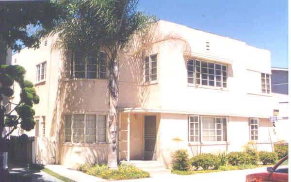 917 E 1st St in Long Beach, CA - Foto de edificio - Building Photo