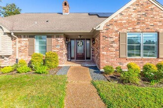 4910 Gladys Ave in Beaumont, TX - Building Photo - Building Photo