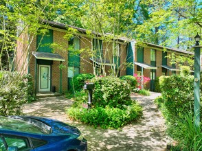 609 Hillsborough St in Chapel Hill, NC - Building Photo - Building Photo