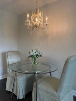 63 Sussex C, Unit 63 in West Palm Beach, FL - Building Photo