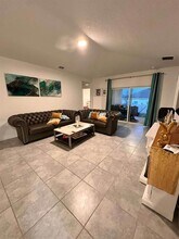 684 Sand Pne Ln in Haines City, FL - Foto de edificio - Building Photo