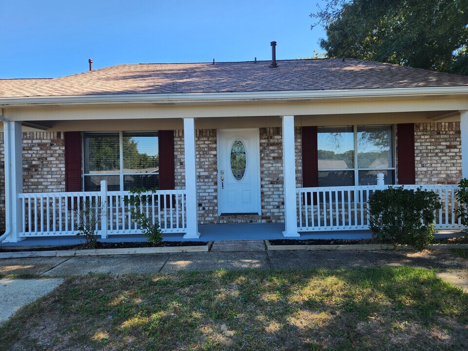 7551 Northpointe Blvd in Pensacola, FL - Building Photo