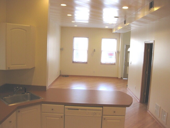 3107 N Southport Ave, Unit 1 in Chicago, IL - Building Photo - Building Photo