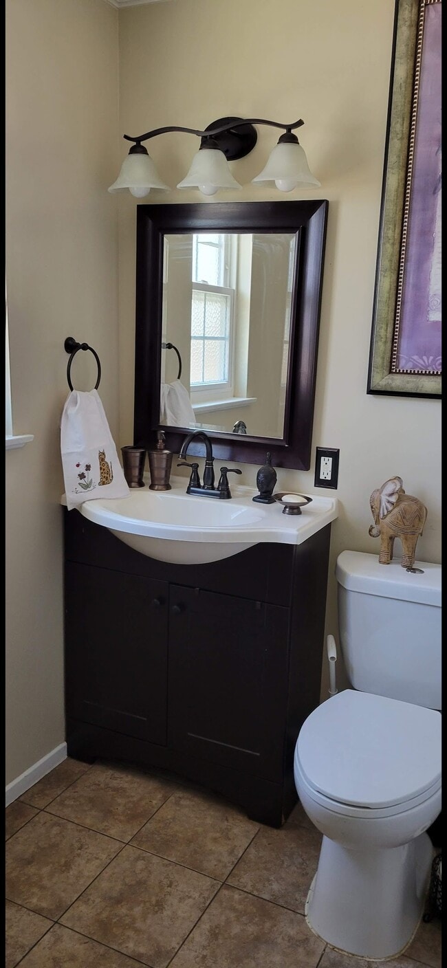 23041 Welby Way in West Hills, CA - Foto de edificio - Building Photo