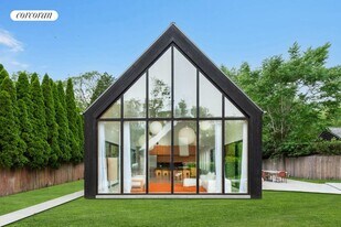 47 Accabonac Rd in East Hampton, NY - Building Photo