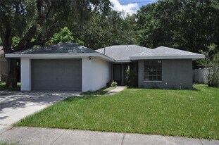 1740 Terry Cir NE in Winter Haven, FL - Building Photo