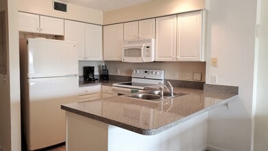 6 Van Horne Ave, Unit A in Tybee Island, GA - Foto de edificio - Building Photo