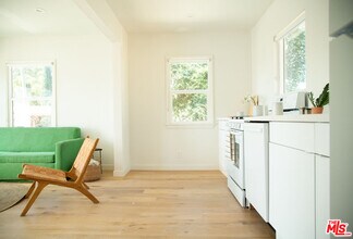 3365 Andrita St-Unit -1/2 in Los Angeles, CA - Foto de edificio - Building Photo