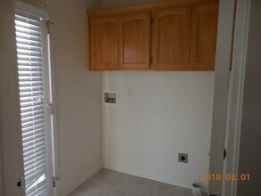 706 Isherwood Dr in Central Point, OR - Building Photo - Building Photo