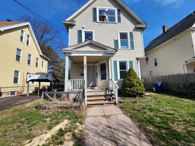 21 Pond St in New Haven, CT - Foto de edificio - Building Photo