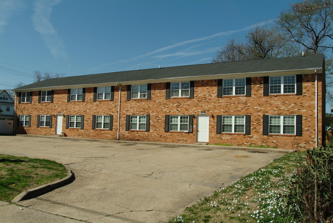 2607 Gosnold Ave in Norfolk, VA - Foto de edificio - Building Photo