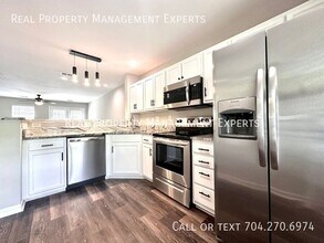 8246 Rudolph Rd in Charlotte, NC - Building Photo - Building Photo
