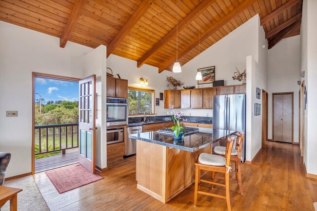 66 Puakea Pl in Kula, HI - Building Photo - Building Photo