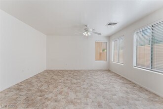 5061 Tioga Pass Ave in Las Vegas, NV - Building Photo - Building Photo