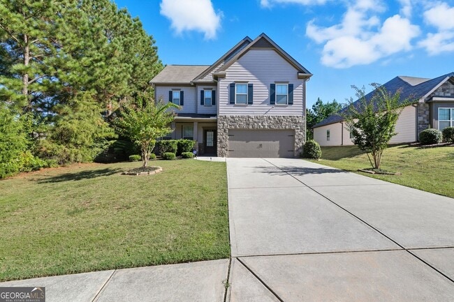 property at 112 Silver Trce