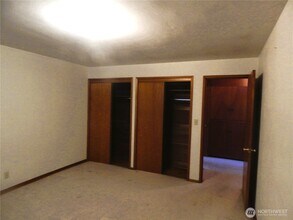 1220 Hall St SE in Lacey, WA - Building Photo - Building Photo