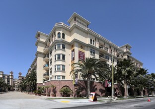 The Lorenzo Student Housing Near Usc Apartments Los Angeles Ca Building Photo The Lorenzo Student Housing Near Usc Apartments In Los Angeles
