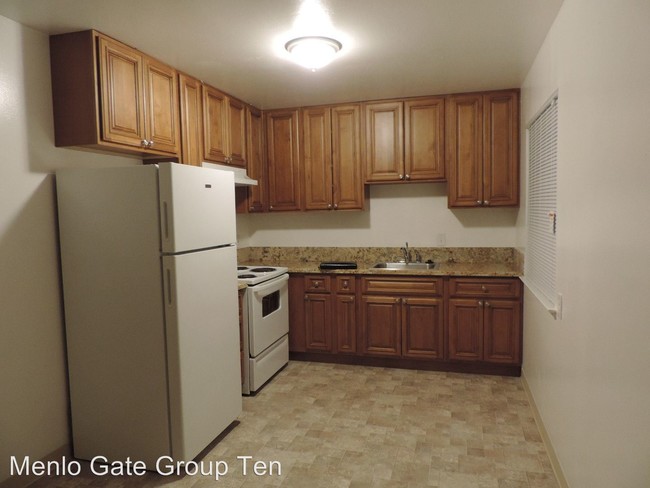 154 Poplar Ave in Redwood City, CA - Building Photo - Building Photo