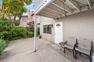 105 Avenida Carmelo in San Clemente, CA - Building Photo