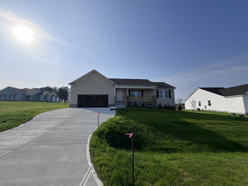 137 Starry Sky Dr in Benson, NC - Building Photo