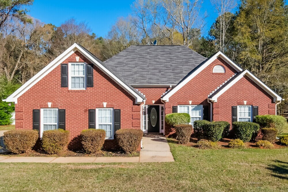 100 Vinny's Way in Covington, GA - Building Photo