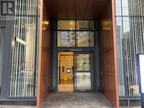 19-2819 Bathurst St in Toronto, ON - Building Photo - Building Photo