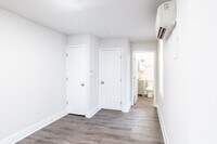 4465 N Gratz St photo'