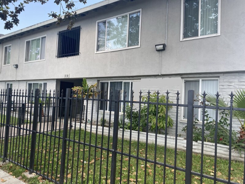 319 N Bush St, Unit 1 in Anaheim, CA - Building Photo
