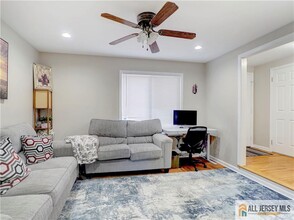 23 Regal Dr in Monmouth Junction, NJ - Building Photo - Building Photo