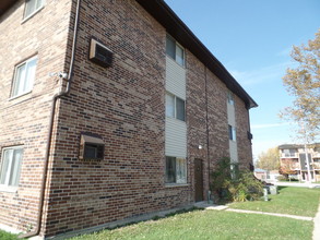 3045 Bernice Rd in Lansing, IL - Building Photo - Building Photo