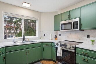 10 SE 105th Ave in Portland, OR - Building Photo - Building Photo