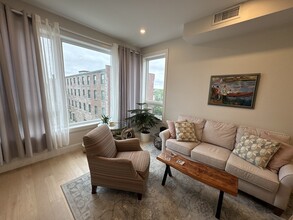 71 Border St in Boston, MA - Building Photo - Building Photo