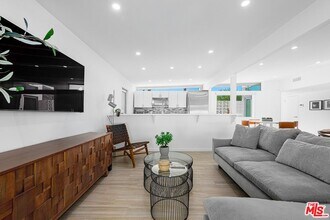 2326 E Finley Rd in Palm Springs, CA - Building Photo - Building Photo