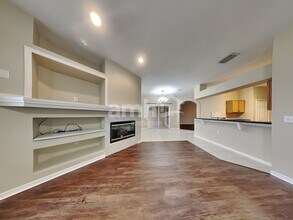 3403 Pine Top Dr in Valrico, FL - Building Photo - Building Photo