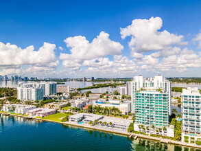 Island Terrace in North Bay Village, FL - Building Photo - Building Photo