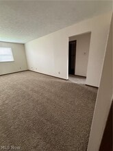 1060 Brandywine Blvd in Zanesville, OH - Building Photo - Building Photo