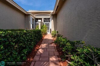 5859 Grand Harbour Cir in Boynton Beach, FL - Foto de edificio - Building Photo