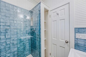 3822 Oak Ave in Miami, FL - Building Photo - Building Photo