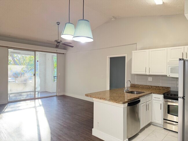 921 Lyons Rd in Coconut Creek, FL - Building Photo - Building Photo