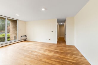 5435 N Artesian Ave, Unit 1W in Chicago, IL - Building Photo - Building Photo