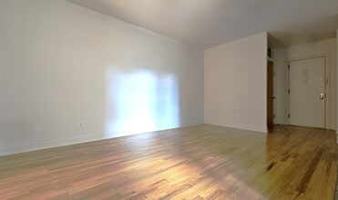660 Fort Washington Ave in New York, NY - Building Photo - Building Photo