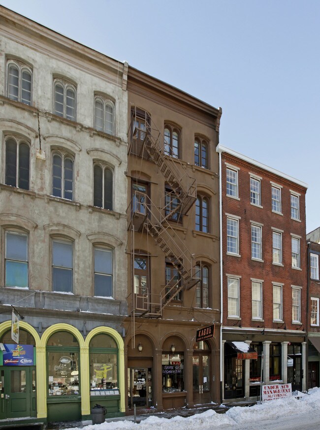 106 Chestnut St in Philadelphia, PA - Building Photo - Building Photo