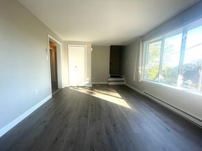 60B Upland St in Worcester, MA - Building Photo - Building Photo