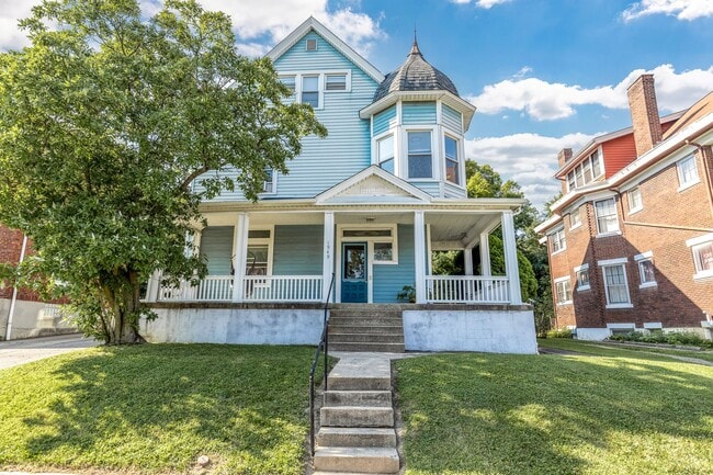 property at 1949 Hudson Ave