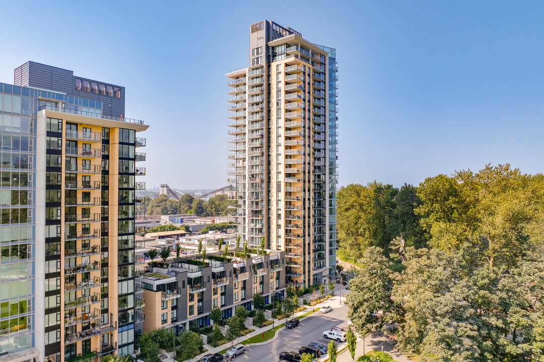 Hunter at Lynn Creek in North Vancouver, BC - Building Photo